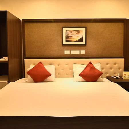 Casa Broadway-A Boutique Hotel Calcutta  Esterno foto