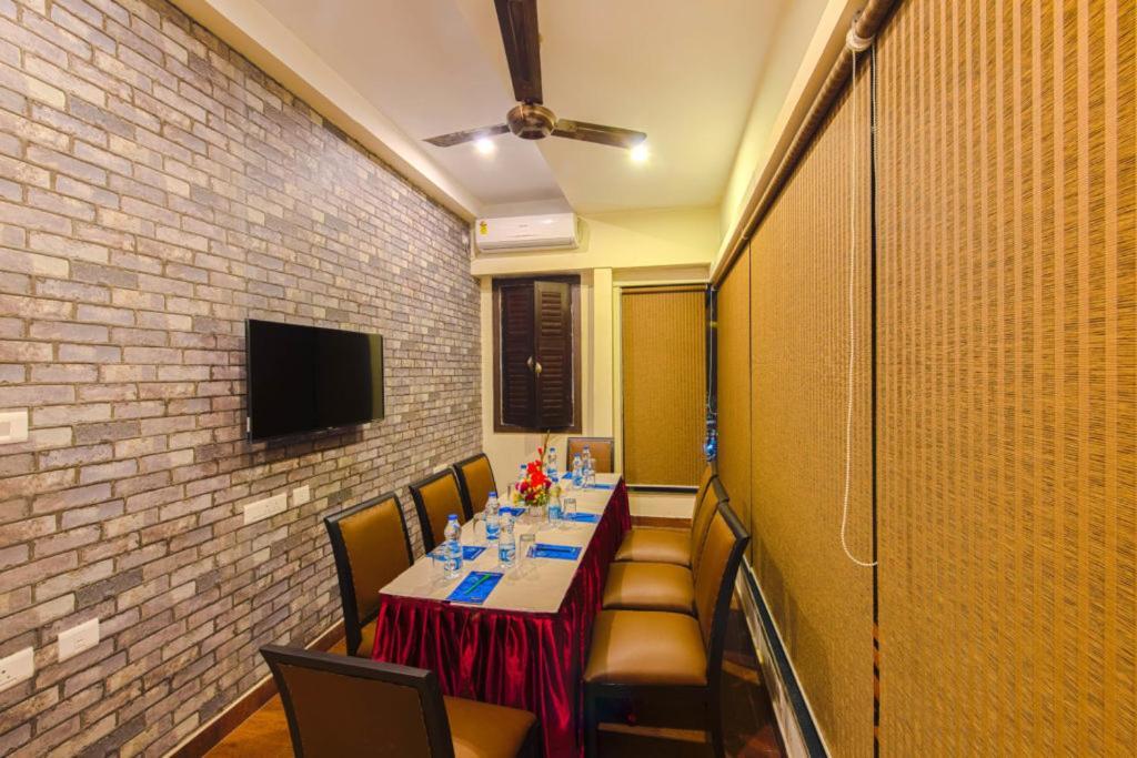 Casa Broadway-A Boutique Hotel Calcutta  Esterno foto