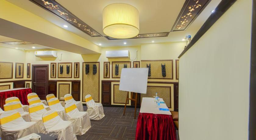 Casa Broadway-A Boutique Hotel Calcutta  Esterno foto