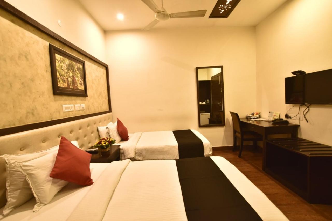 Casa Broadway-A Boutique Hotel Calcutta  Esterno foto