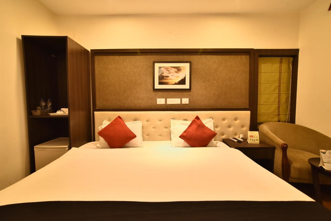 Casa Broadway-A Boutique Hotel Calcutta  Esterno foto