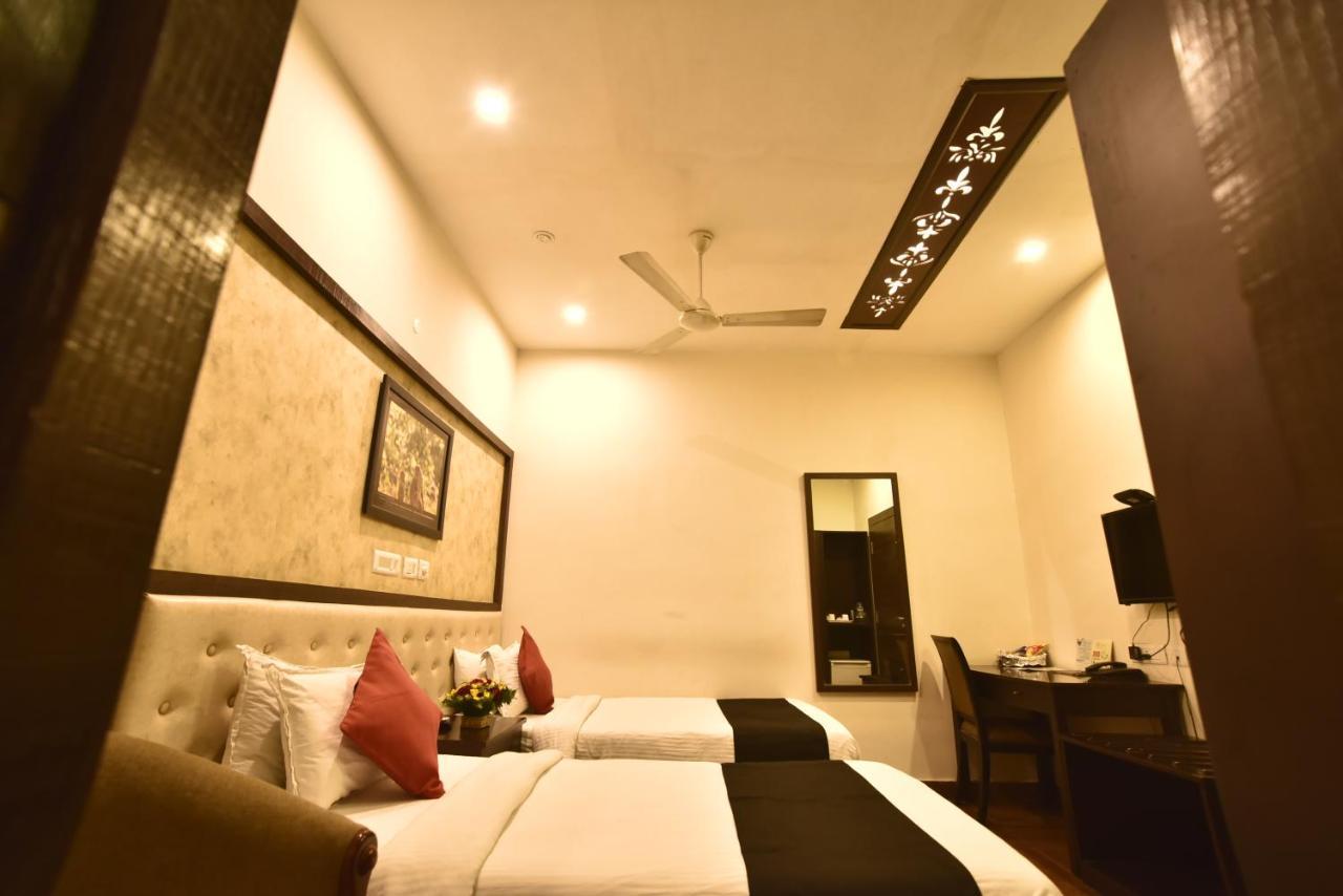 Casa Broadway-A Boutique Hotel Calcutta  Esterno foto