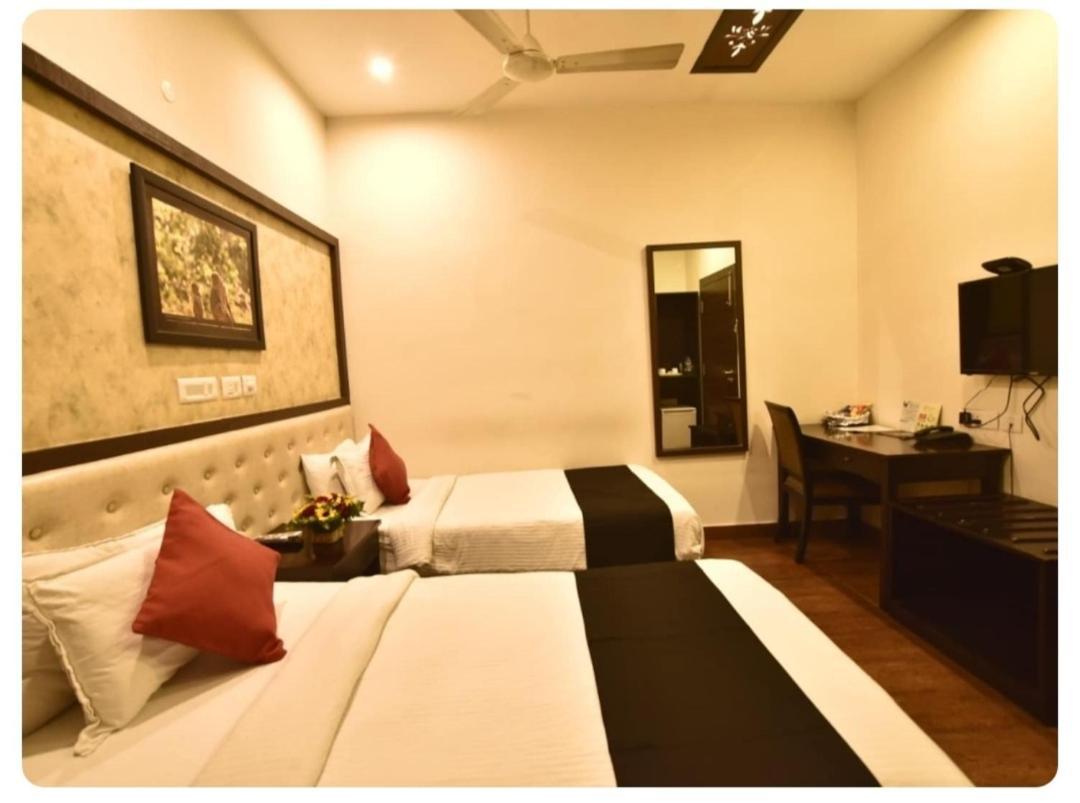 Casa Broadway-A Boutique Hotel Calcutta  Esterno foto